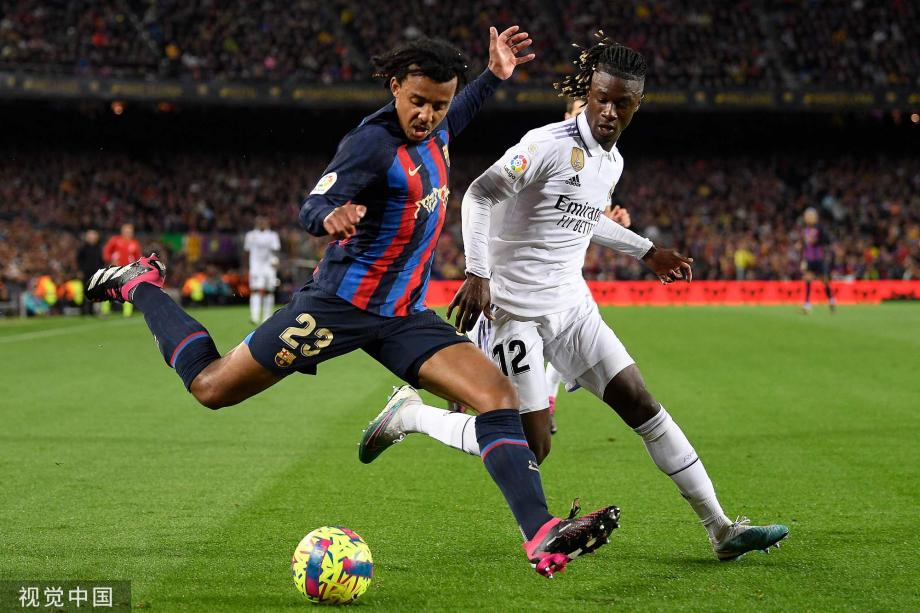 立了游泳特 立了游泳特