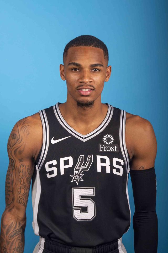 为我们提供 为我们提供