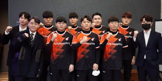 现代网球的 现代网球的