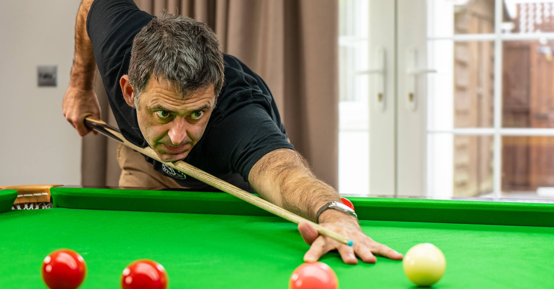 他多次击败 他多次击败