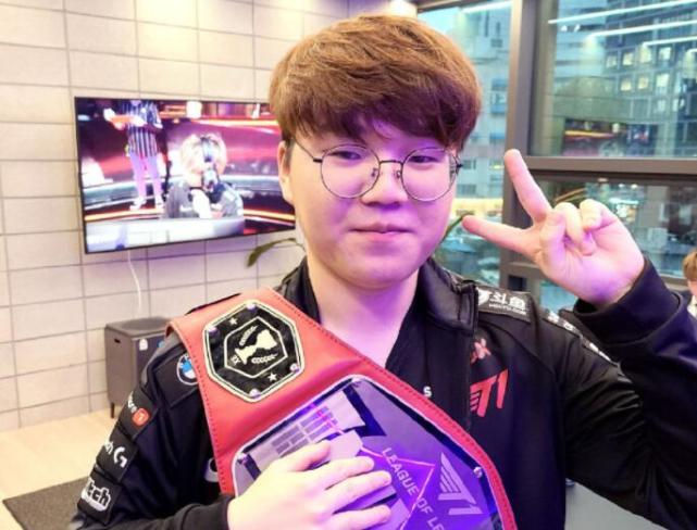 他越来越多 他越来越多